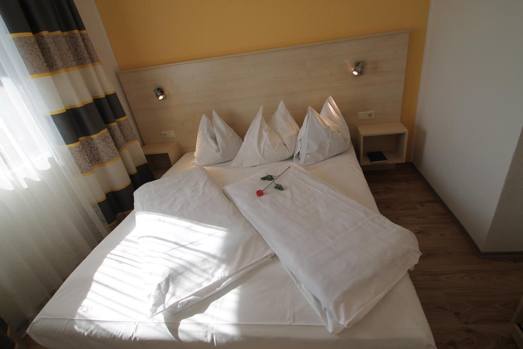 Seepension Neubacher Kg Nussdorf am Attersee Chambre photo