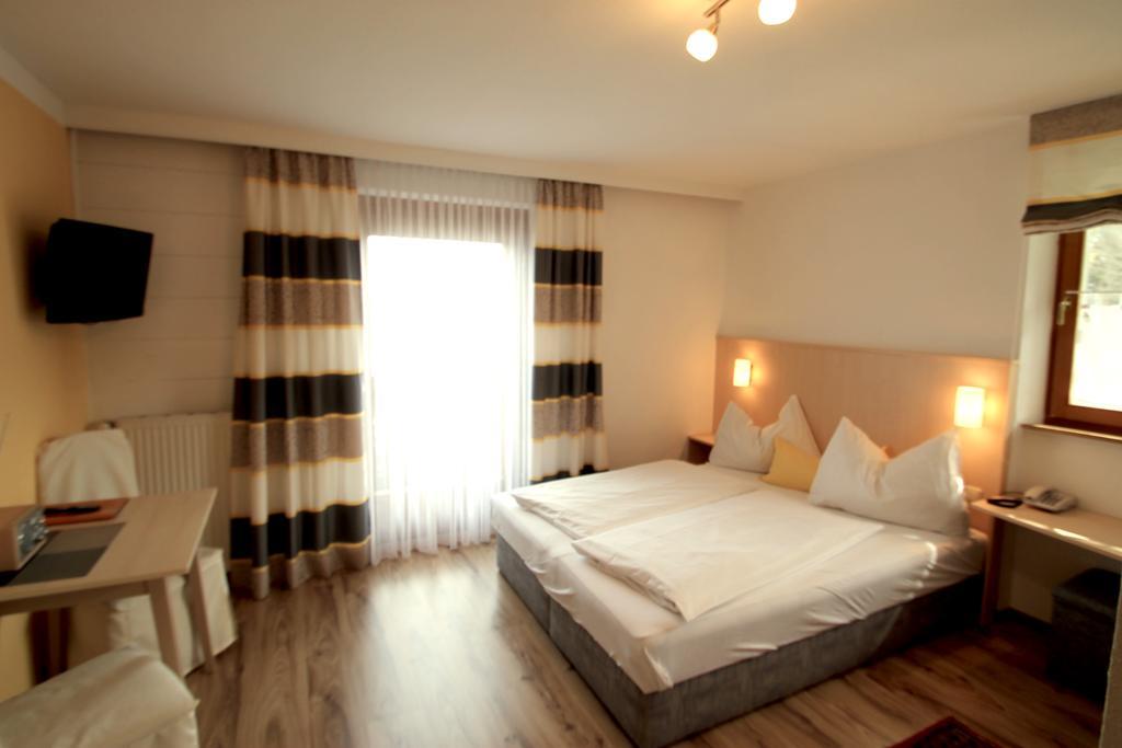 Seepension Neubacher Kg Nussdorf am Attersee Extérieur photo